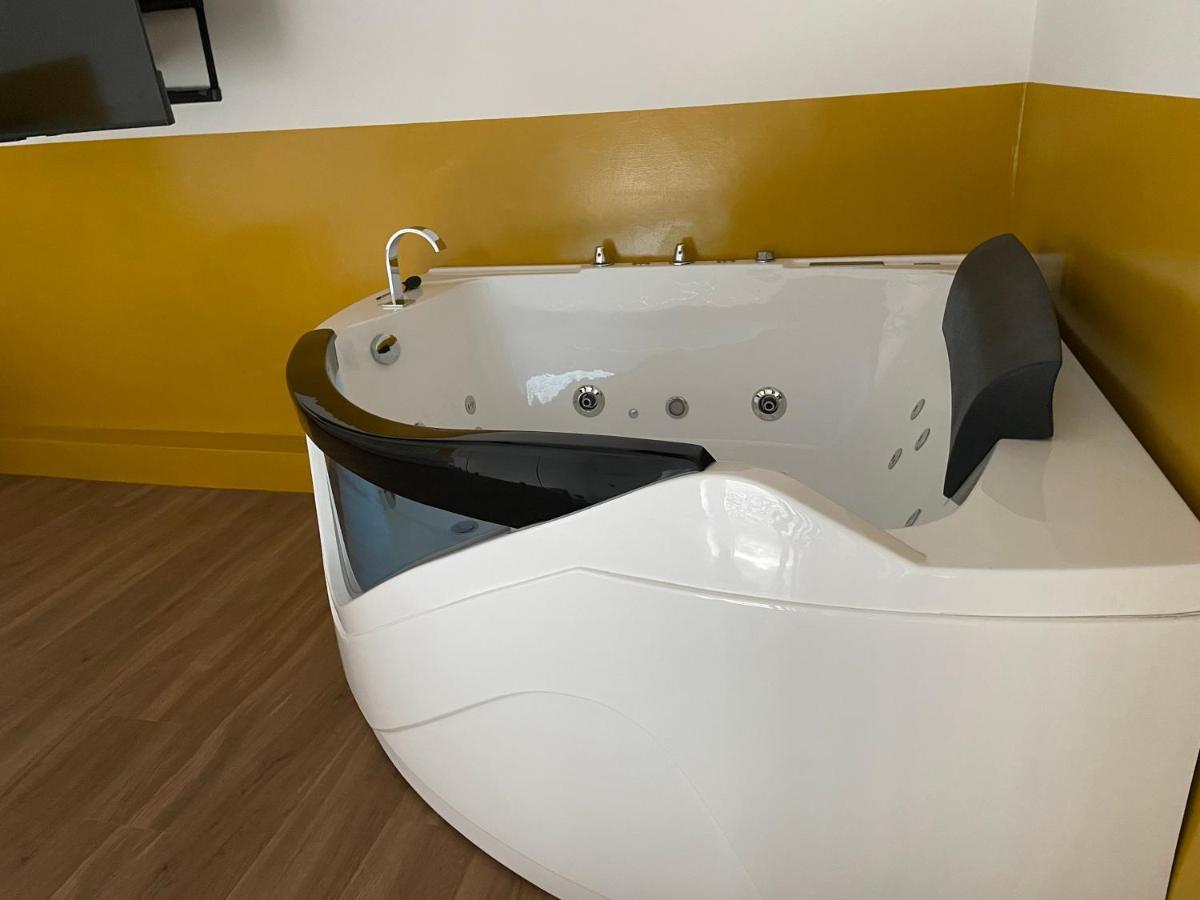 נאפולי Tutt 'E Sant Luxury Rooms מראה חיצוני תמונה